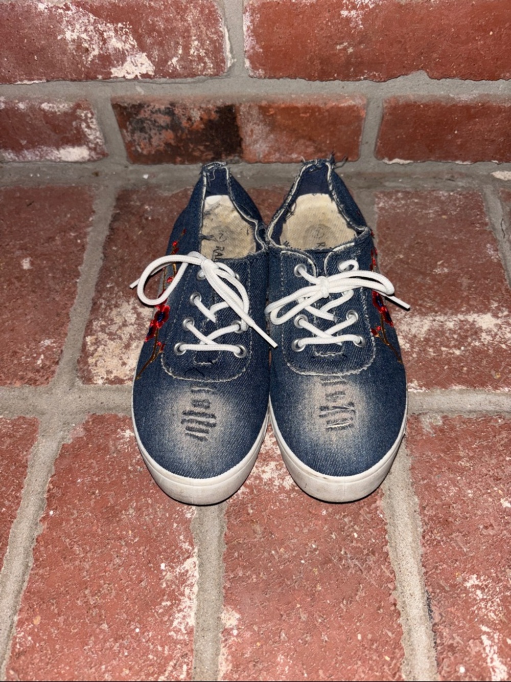 Rafaella Distressed Style Blue Denim Floral Women’s Shoes Size 7 - Picture 5 of 6